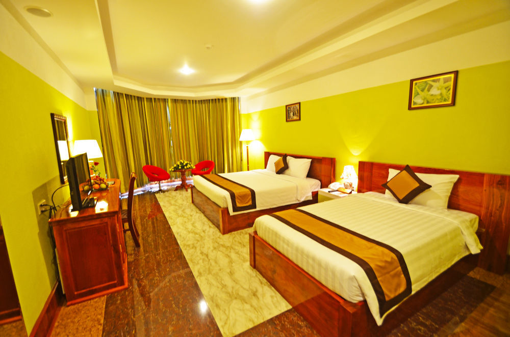 High Sky Hotel Phnom Penh Exterior photo