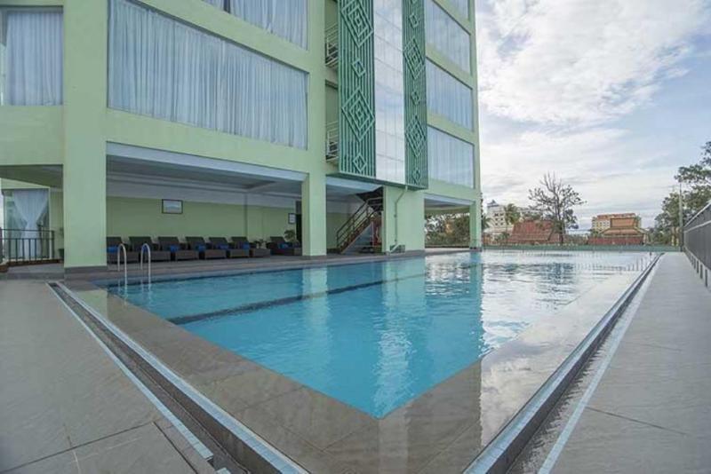 High Sky Hotel Phnom Penh Exterior photo