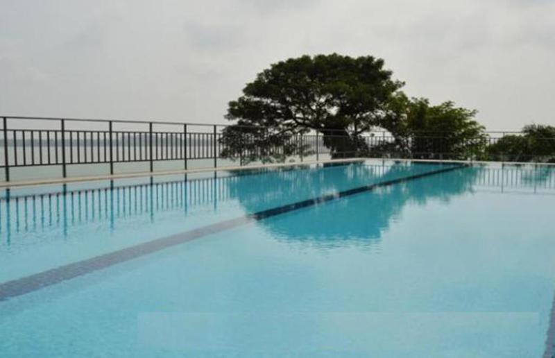 High Sky Hotel Phnom Penh Exterior photo